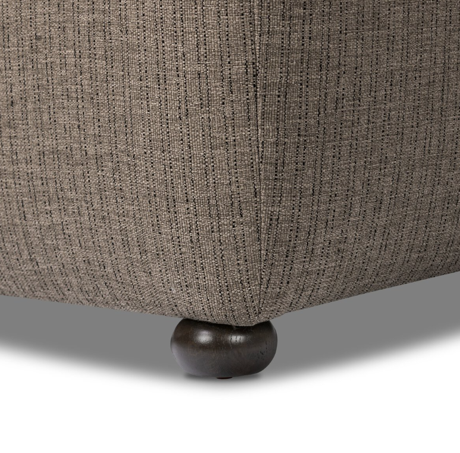 Amber Lewis x Kylo Ottoman à quatre mains