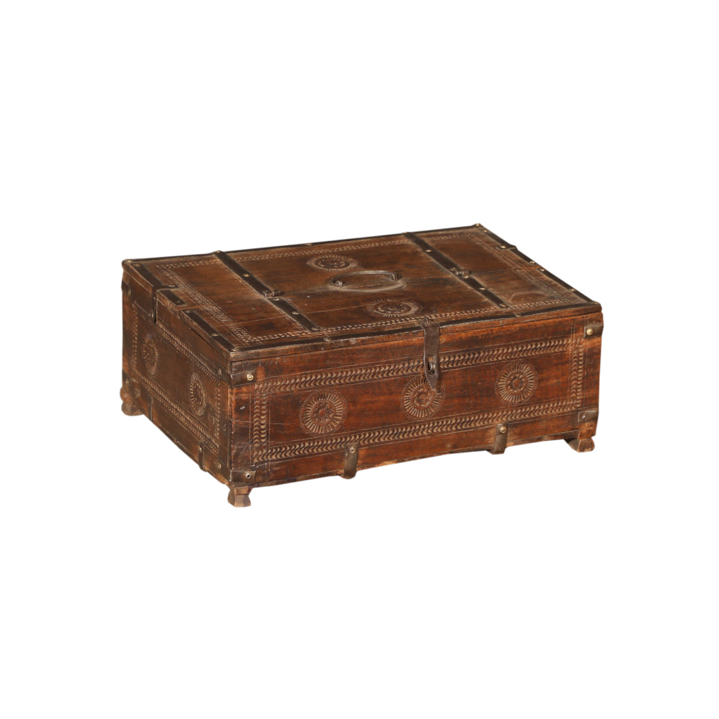 Coffre en bois de teck fabriqué à la main