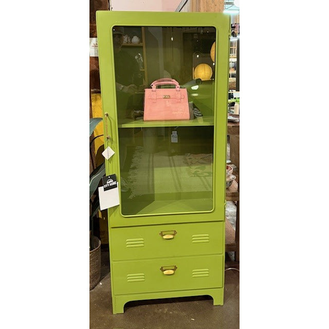 Armoire en métal vert
